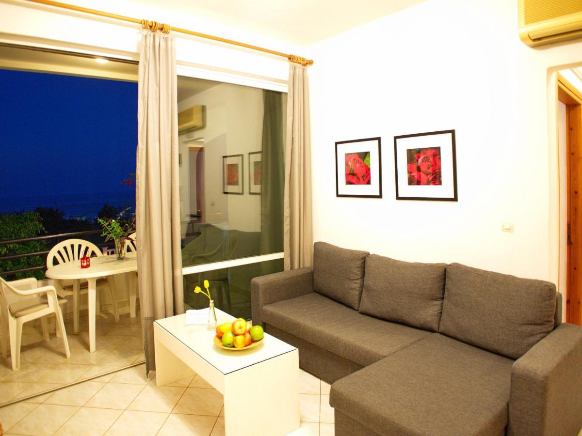 Rouladina Apartments Stalós Dış mekan fotoğraf