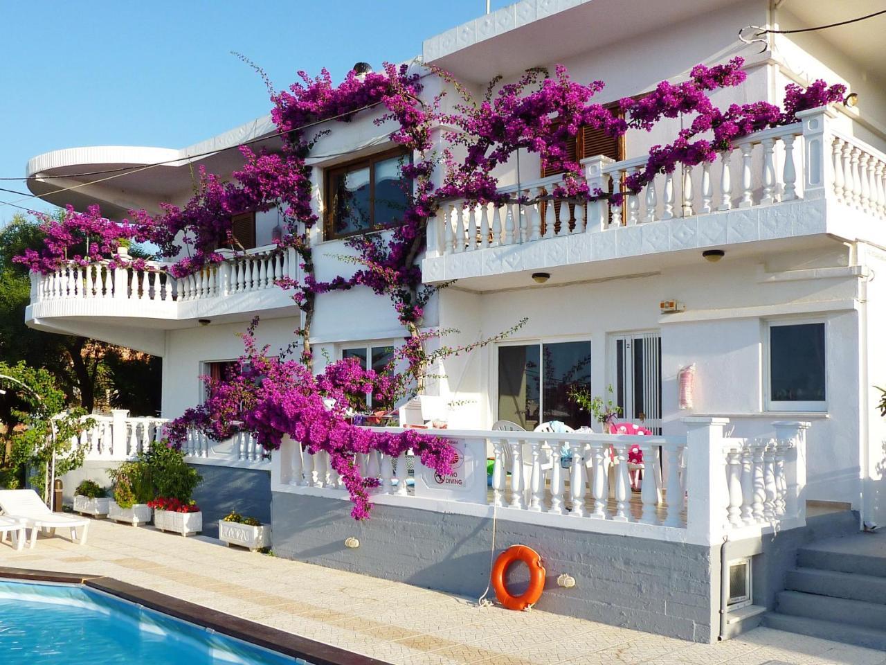 Rouladina Apartments Stalós Dış mekan fotoğraf